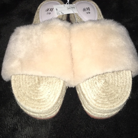 Brand new slippers - Picture 6 of 8